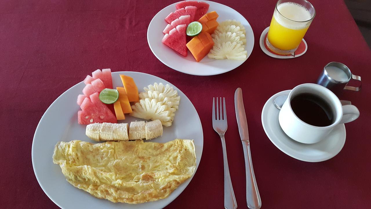 라 왈론 호텔 꾸따 외부 사진
